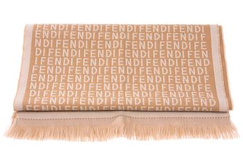 HALSDUK, Fendi.