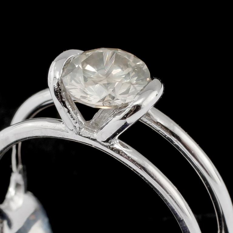 RING, 14k vitguld med briljantslipad diamant ca 0.8 ct, 2000-tal. Vikt 3 g.