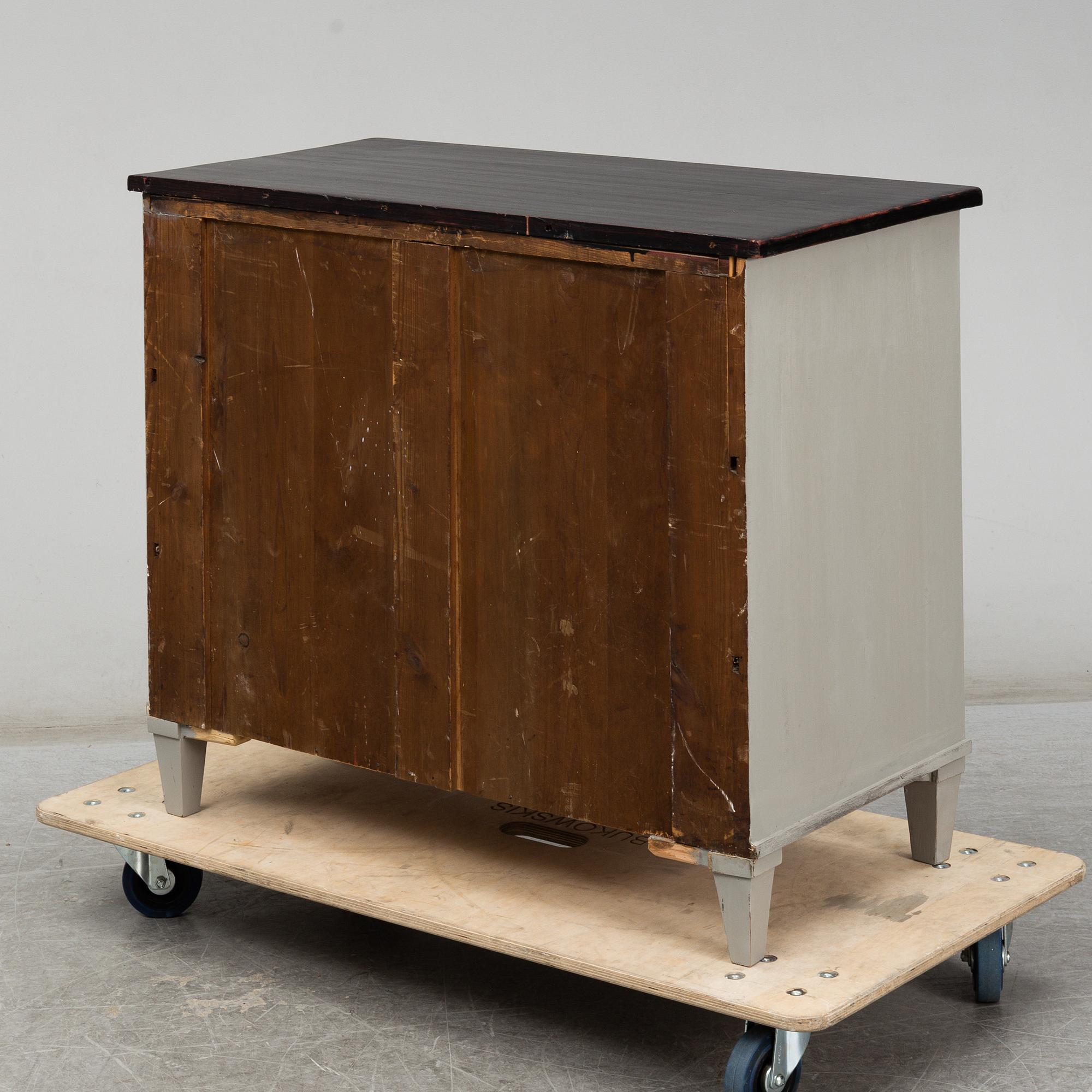 BYRÅ, gustaviansk stil, omkring 1900.