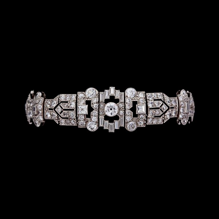 An elegant diamond bracelet, tot. app. 15 cts. 1930's.