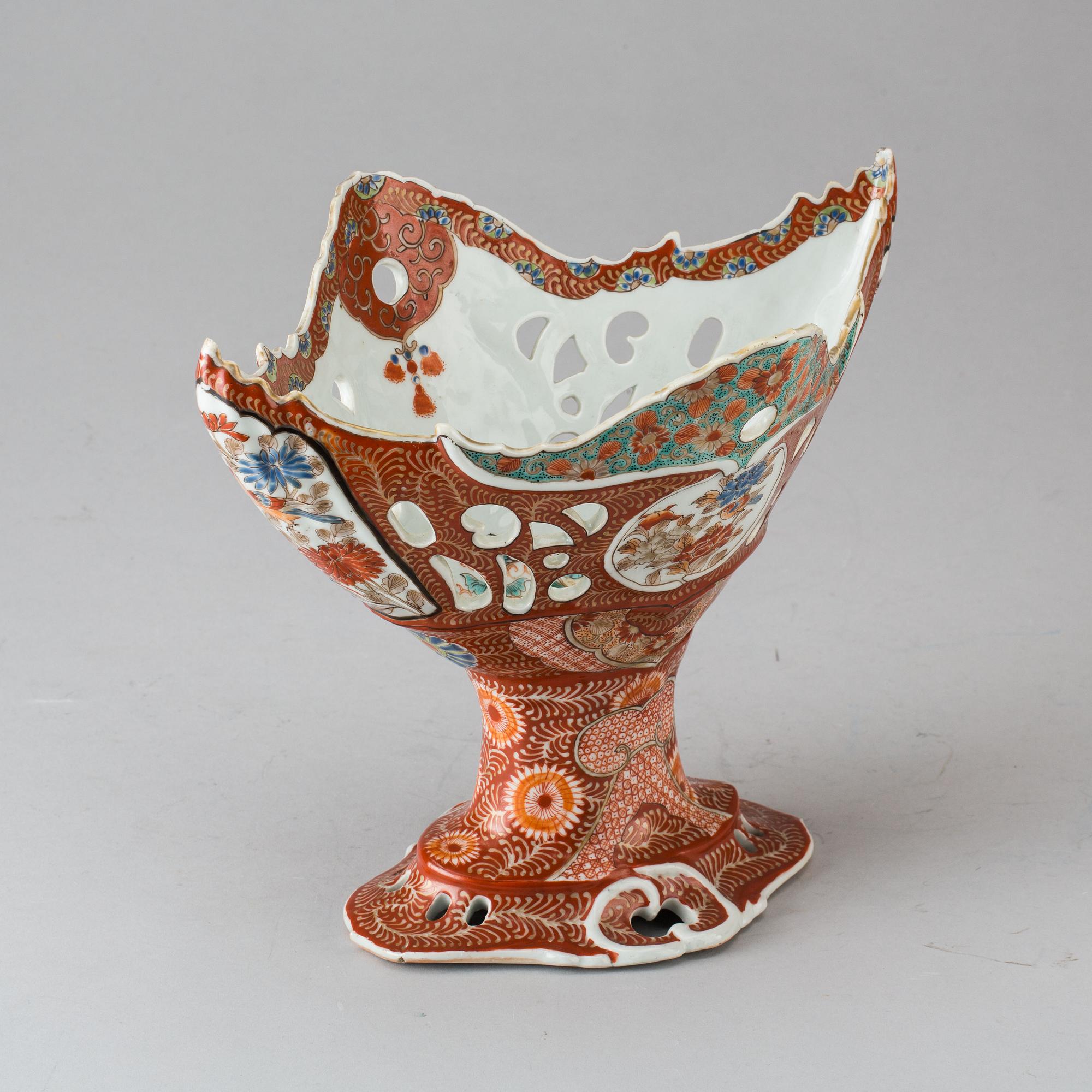 UPPSATSSKÅL, porslin. Japan, Imari, 1900-tal.