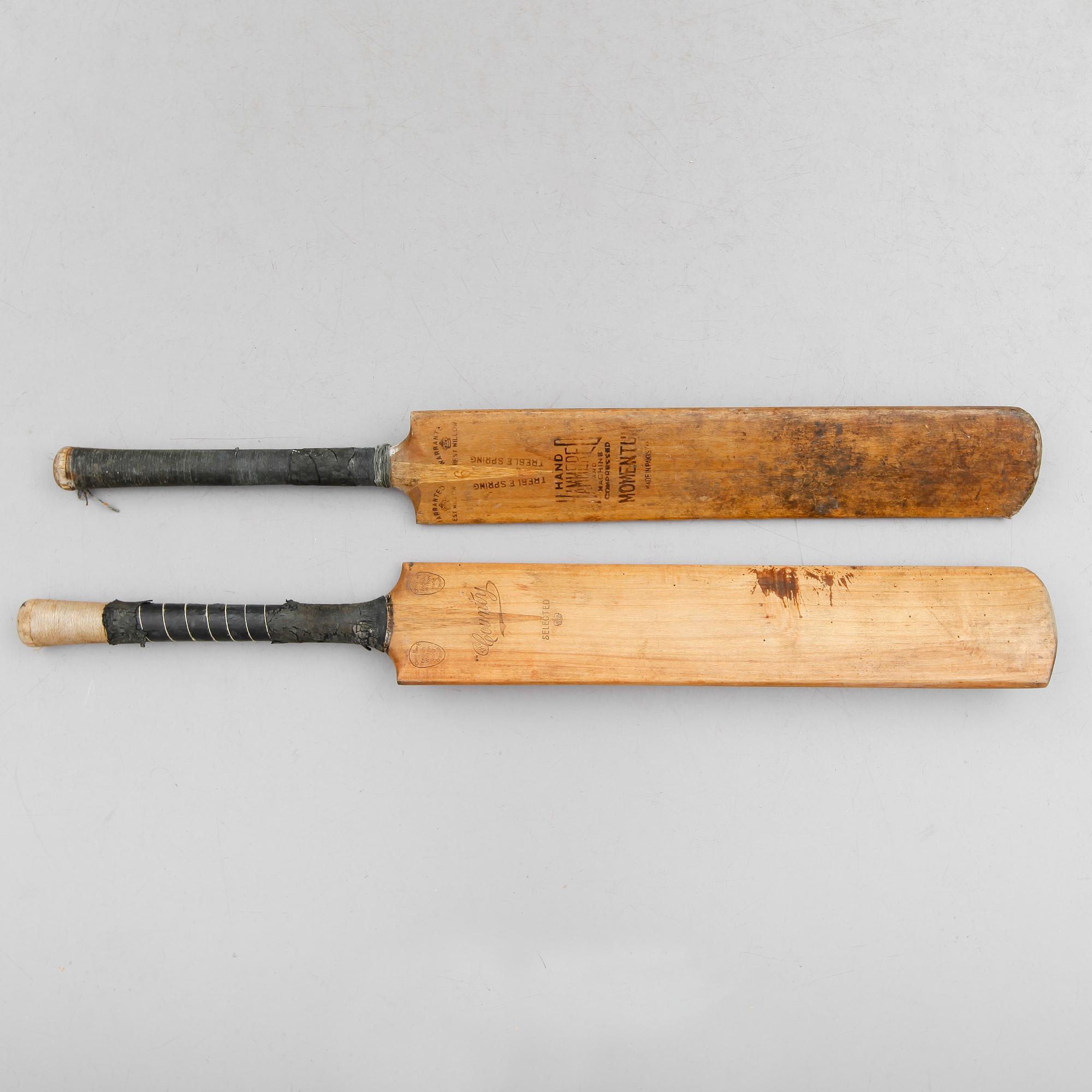 CRICKETBATS, 2 st, trä, County, Momentum, 1900-tal.