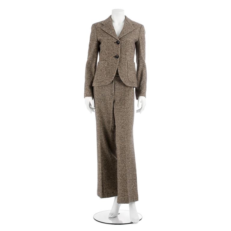 MAX MARA, a wool and silk a two-picee suit consisting of jacket and pants, size 38 and 42.