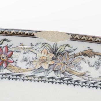 Dinner service, 100 pieces, creamware, "Iris", Rörstrand, second half of the 20th Century.