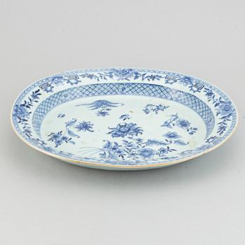 A blue and white tureen stand, Qingdynasty, Qianlong (1736-95).