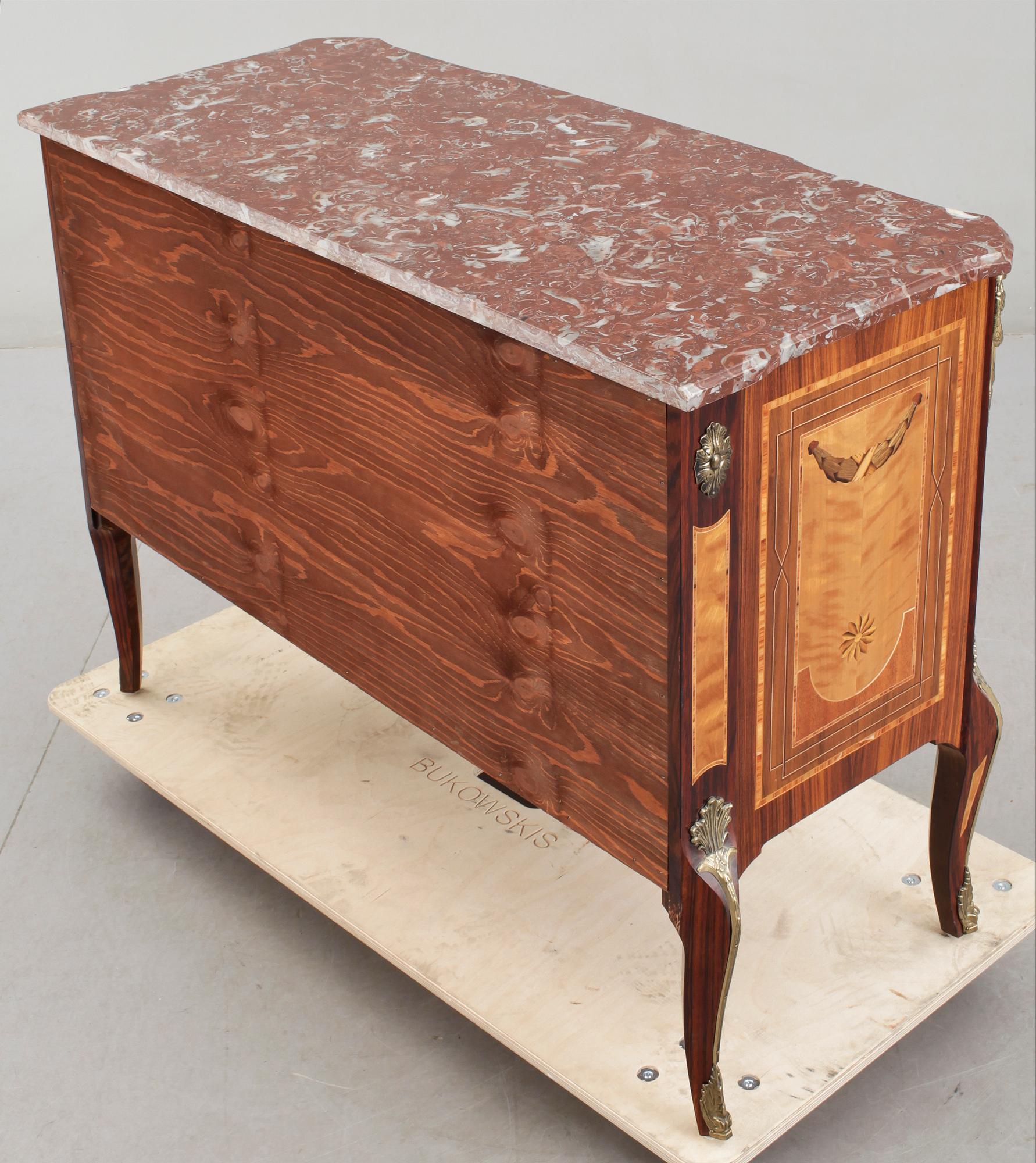 BYRÅ, gustaviansk stil, 1900-talets mitt.