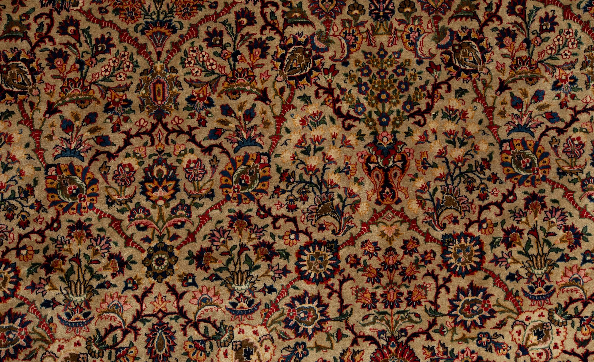 Matta, semiantik Keshan, ca 422 x 321 cm.
