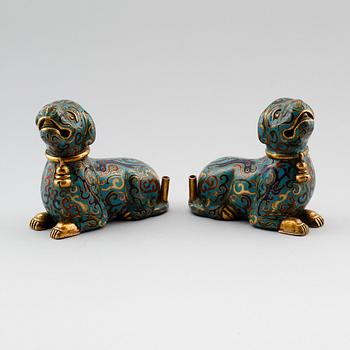 FIGURER, 1 par, cloisonné, Kina, Qing dynasti 1662-1912.