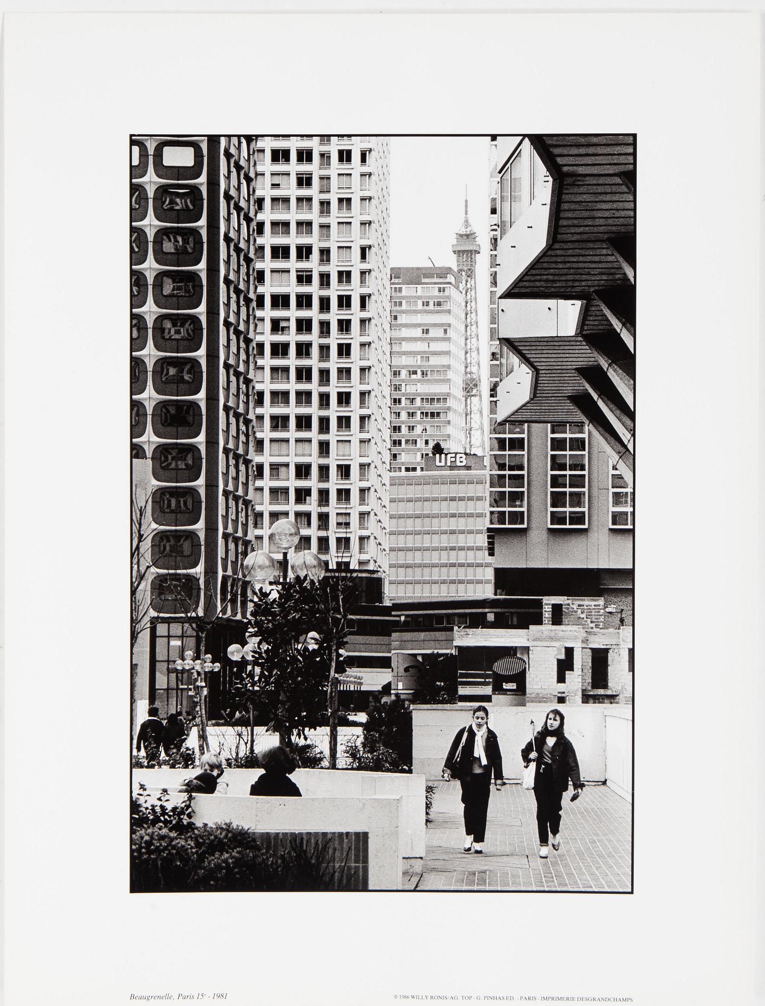 WILLY RONIS, Portfolio with 12 photographs reproduced in black and white on thick paper.  Published in 1986.