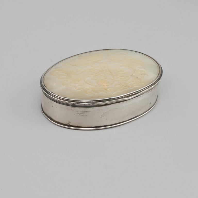 DOSA, silver och pärlemo, 1800-tal.