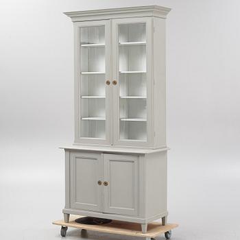 Bokskåp, 1900-talets början.