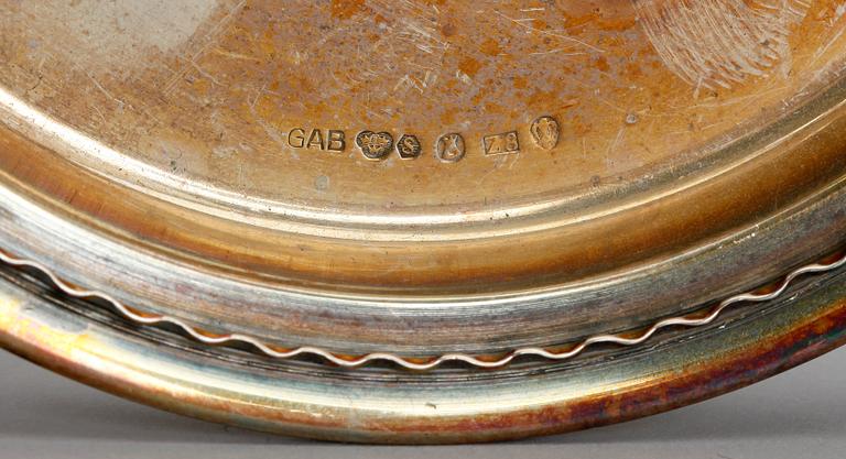 SKEDAR, 4 st, samt FAT, silver, bl.a. C G Hallberg, Stockholm, 1938. Vikt ca 274 gram.