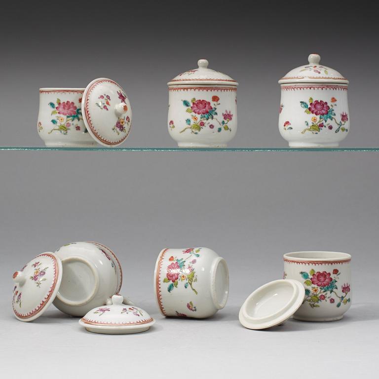 CREMEKOPPAR med LOCK, sex stycken, kompaniporslin. Qingdynastin, Qianlong (1736-95).
