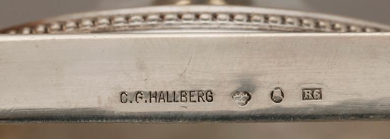 SOCKERSKÅLAR, ett par, silver. Gustaviansk stil. CG Hallberg Stockholm 1895. Tot 354 g.