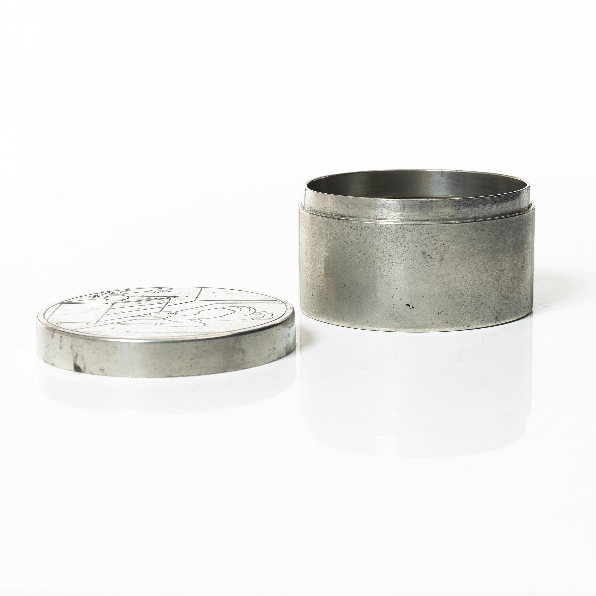 Sylvia Stave, attributed to. A pewter box with cover, CG Hallberg, Stockholm 1929.