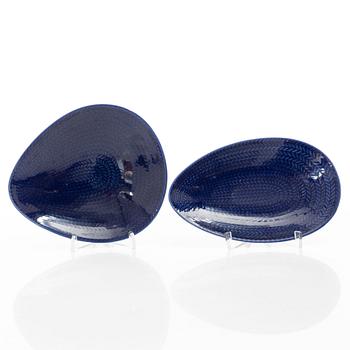 Hertha Bengtson, a set of nine 'Blå eld' service parts, Rörstrand.