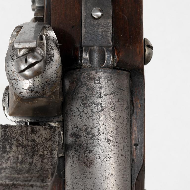 Flintlåsgevär svenskt, m/1815 med bajonett.
