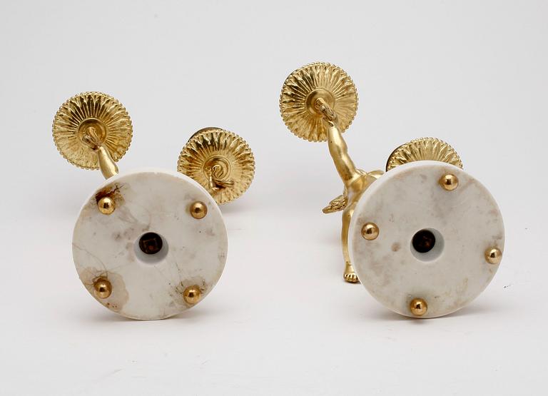 LJUSSTAKAR, ett par, nyrokoko, omkring 1850.