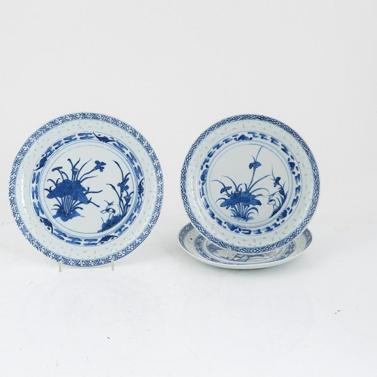 A set of seven Chinese blue and white plates, late Qing dynasty/around 1900.