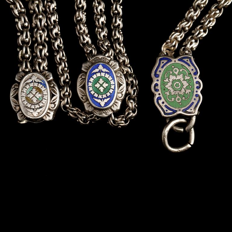 KEDJOR, 3 st, silver, troligen Ryssland, 1900-tal. Total vikt 340 g.