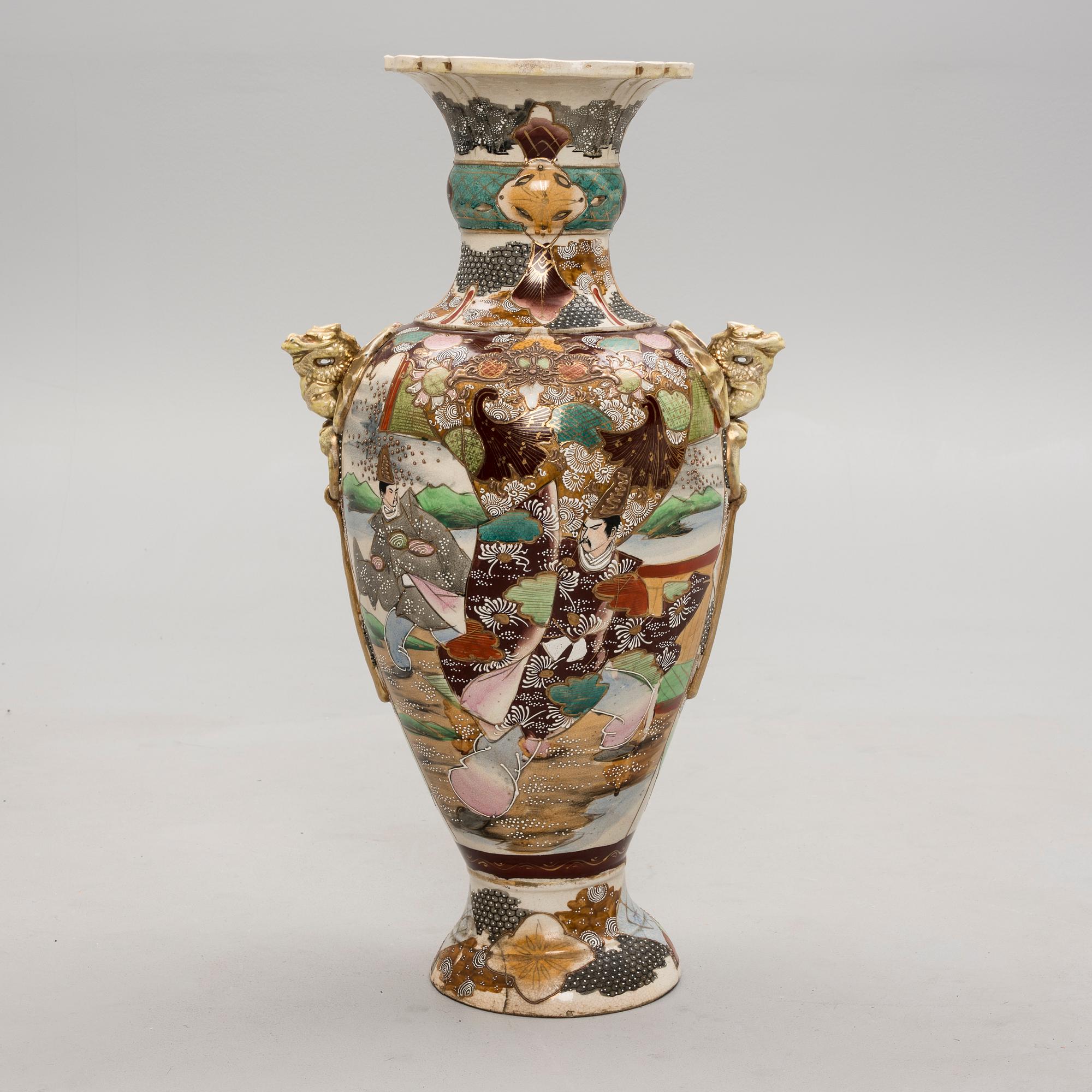 GOLVVAS, flintgods, "Satsuma" Japan, 1900-talets första hälft.