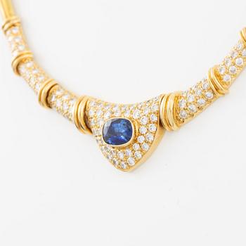 Collier 18K guld med safir och briljantslipade diamanter.
