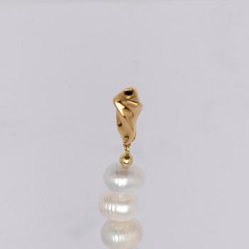 Necklace, cultured freshwater pearls and clasp 14K gold.