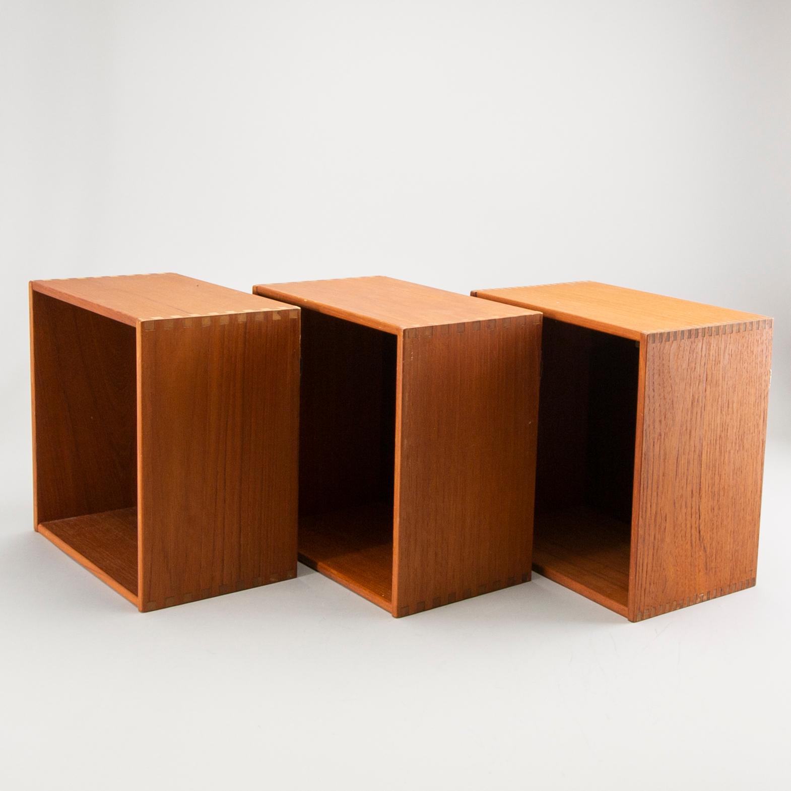 Hyllor, Troeds, teak, 3 st. 1960-tal.