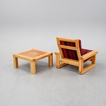 A pine 'Patron' lounge chair and table by Christer Lundén, designed 1974.