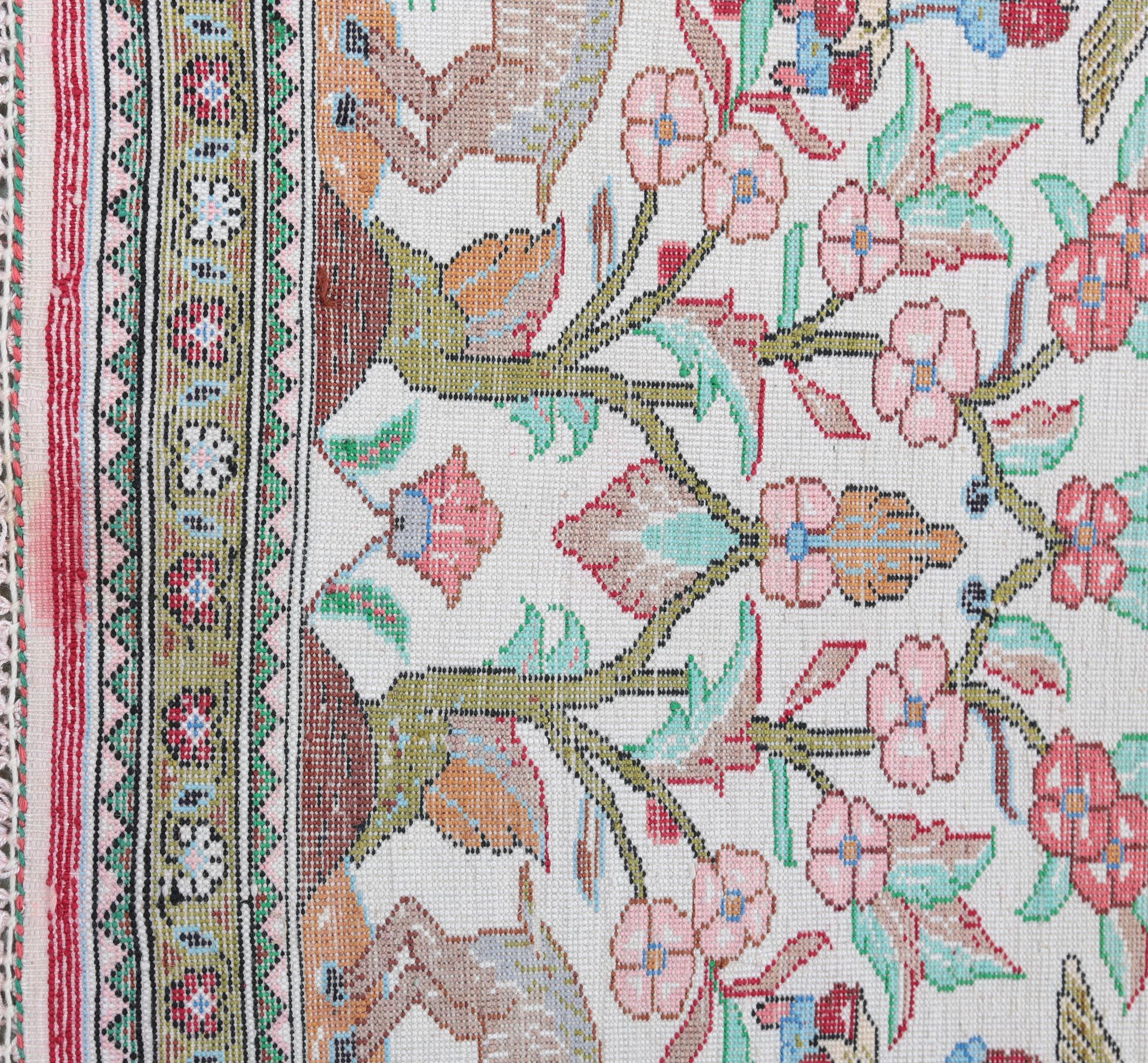 MATTA, old silke Ghom. 73x60,5 cm.