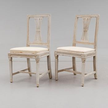 STOLAR, 2 st, sengustavianska, omkring år 1800.
