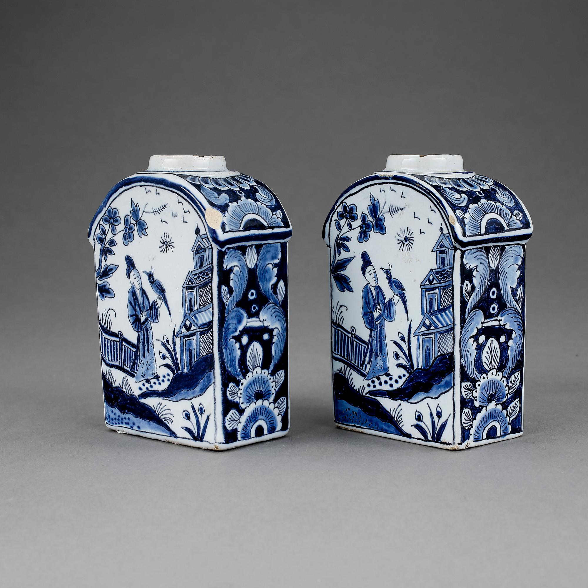 TEDOSOR, ett par, fajans, troligen Delft, 1700-tal.