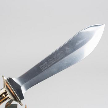 Two 20th century Puma "Waidblatt" and "Kleiner Jagdnicker" knives.