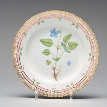 A set of six Royal Copenhagen 'Flora Danica' plates, Denmark, 20th Century.