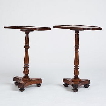 Bord, ett par snarlika, England 1800-tal i Thomas Hopes (1769-1831) manér.