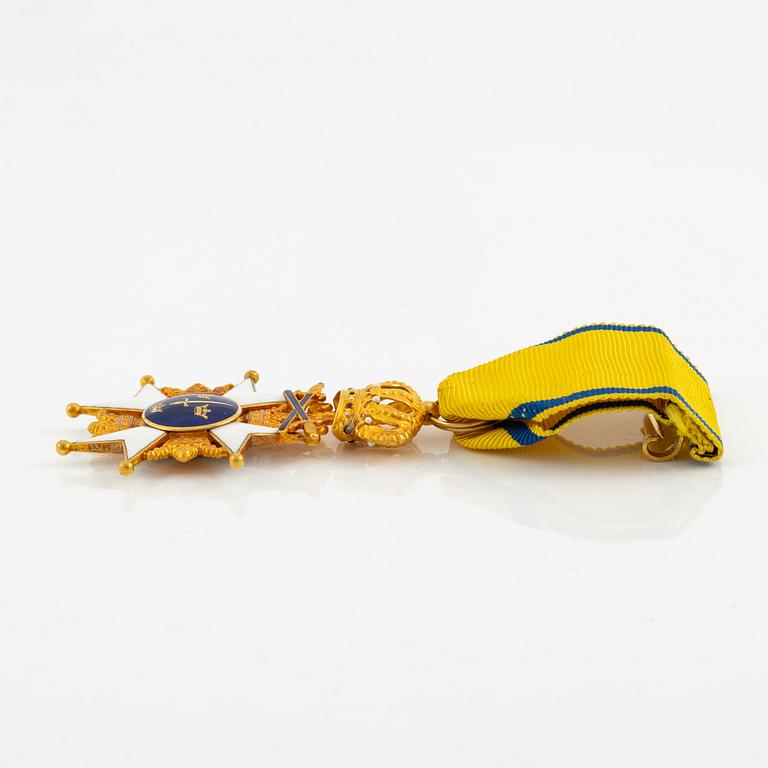 Order insignia, Order of the Sword, 18 k gold and enamel, C.F Carlman, Stockholm 1936.