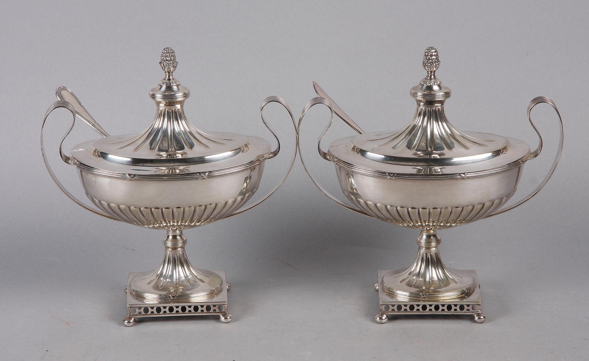 SOCKERSKÅLAR, ett par, nysilver, sengustaviansk stil, AG Dufva, Stockholm, tidigt 1900-tal.