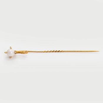 Tie pin, pearl, 18K gold, Finska Guldsmeds Ab, Helsinki 1912.
