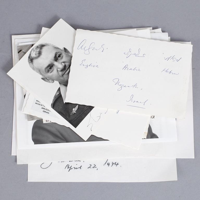 SAMLING AUTOGRAFER, ISRAEL, 20 st, mest politiker och militärer, bla President Ephraim Katzir, 1900-talets andra hälft.