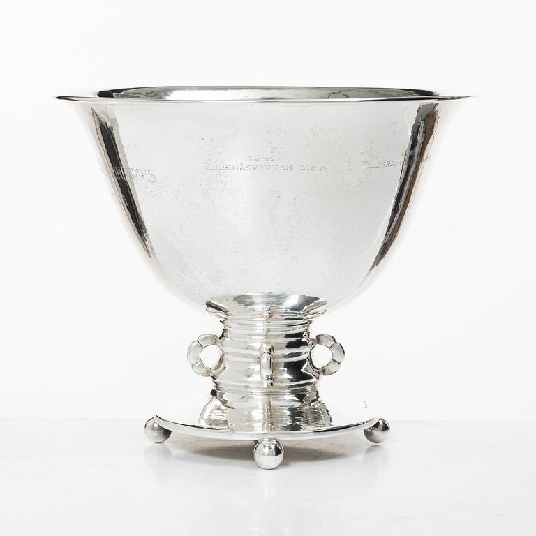 C.G. Hallberg, A Swedish silver bowl, mark of CG Hallberg, Stockholm 1925.