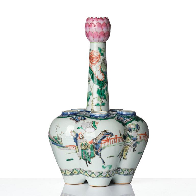 Tulpanvas, porslin. Qingdynastin, 1800-tal.