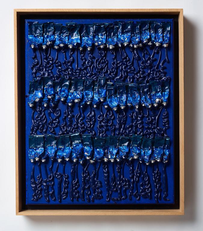 Fernandez Arman, ”Monochrome accumulation no 2505 (Ultramarin blue)”.