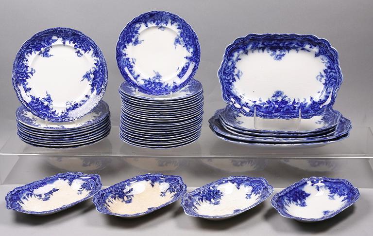 MATSERVIS, 118 delar, flintgods, "Roma", Royal Porcelain, Wedgwood, England.