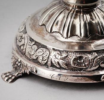 STRÖSOCKERSKÅL, silver, otydliga svenska stämplar, 1839. Vikt ca 795 gram.