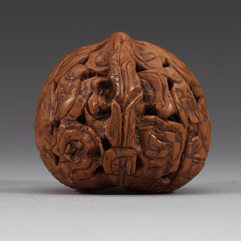 SKULPTERADE VALNÖTTER, sex stycken. Sen Qing dynasti (1644-1912).