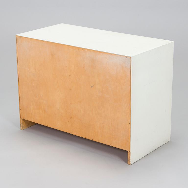 Aino Aalto, skåp, modell 217, O.Y. Huonekalu- ja Rakennustyötehdas A.B. 1900-talets mitt.