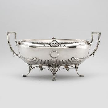 JARDINJÄR, silver, Gustaf Möllenborg, Stockholm 1898. Vikt ca 1463 gram.