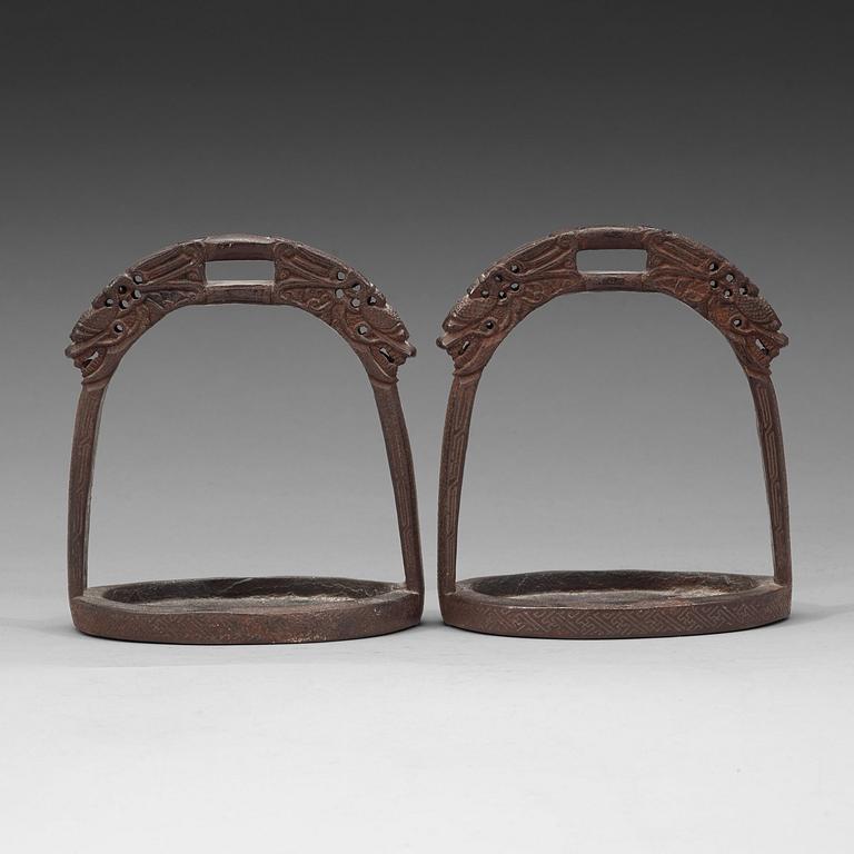 A pair of bronze stirrups, Qing dynasty, 19th Century.