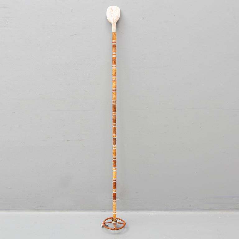 TYKO LAMPA, a Sami burr birch and reindeer horn ski stick, Vittangi, signed.
