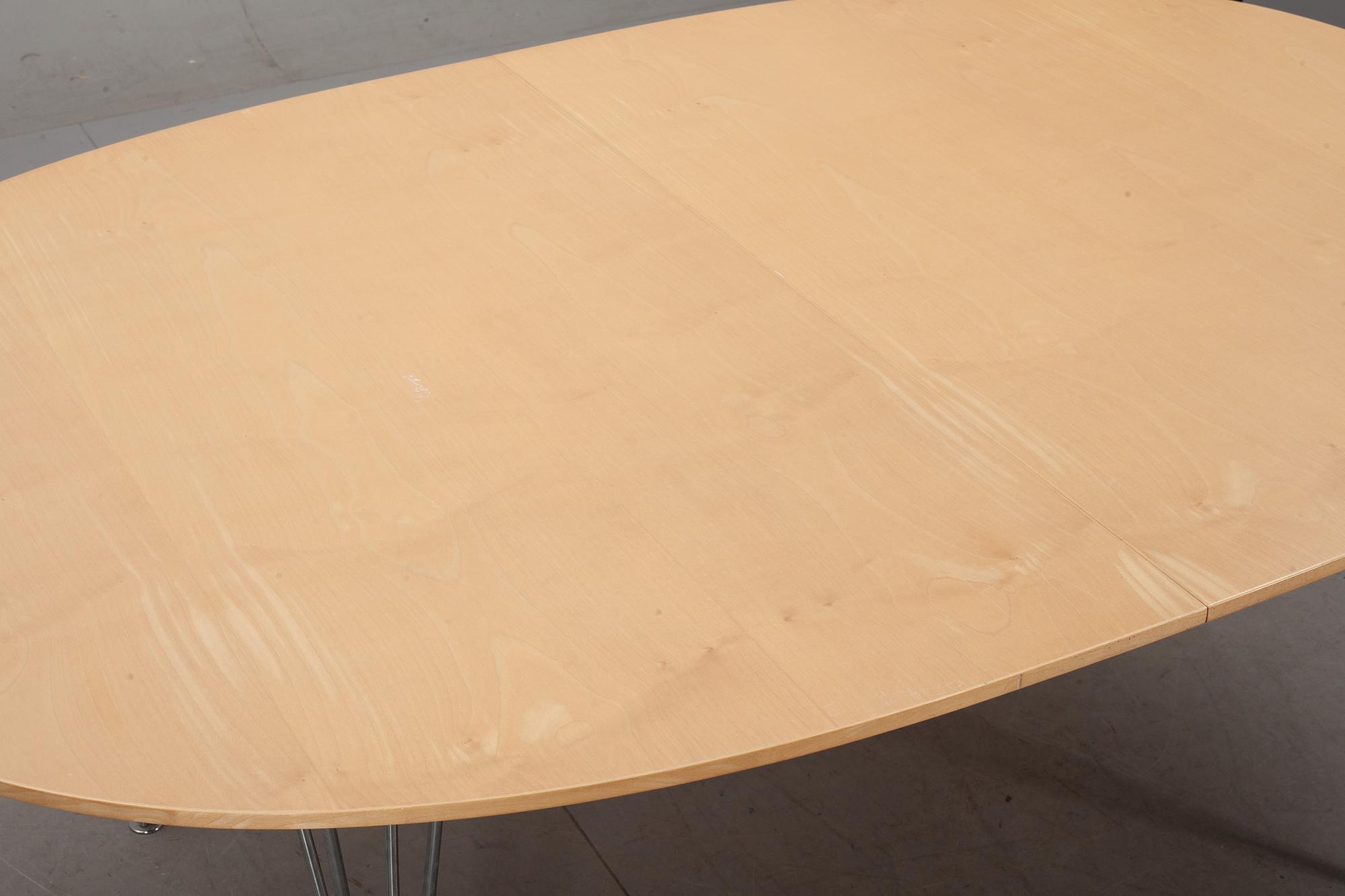 BORD, "Superellips", Bruno Mathsson och Piet Hein för Fritz Hansen.